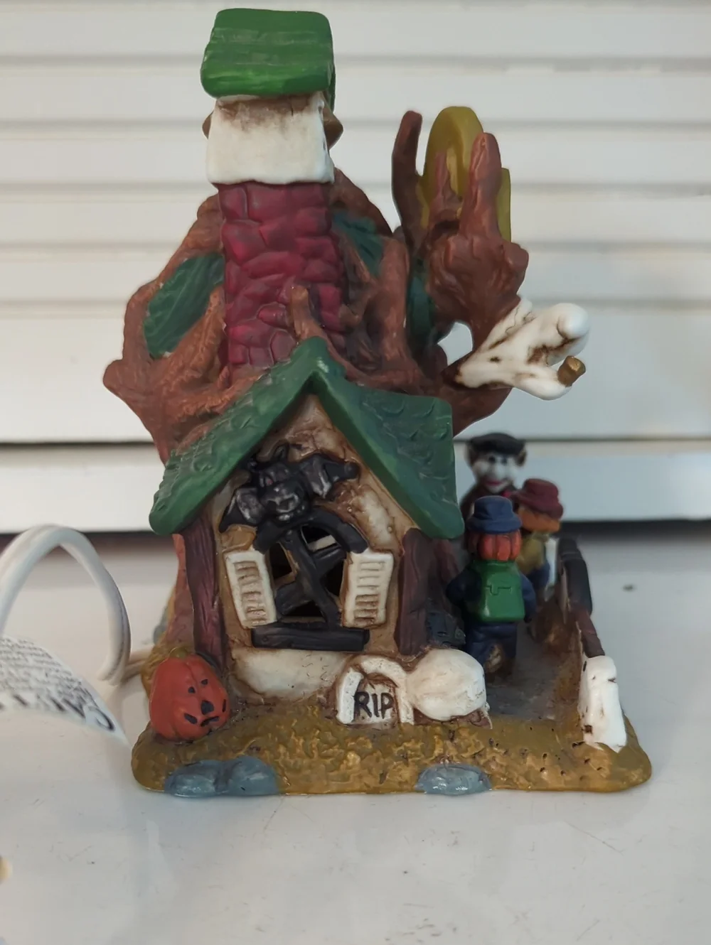 2001 Spooky Hollow Spooky School Lighted House